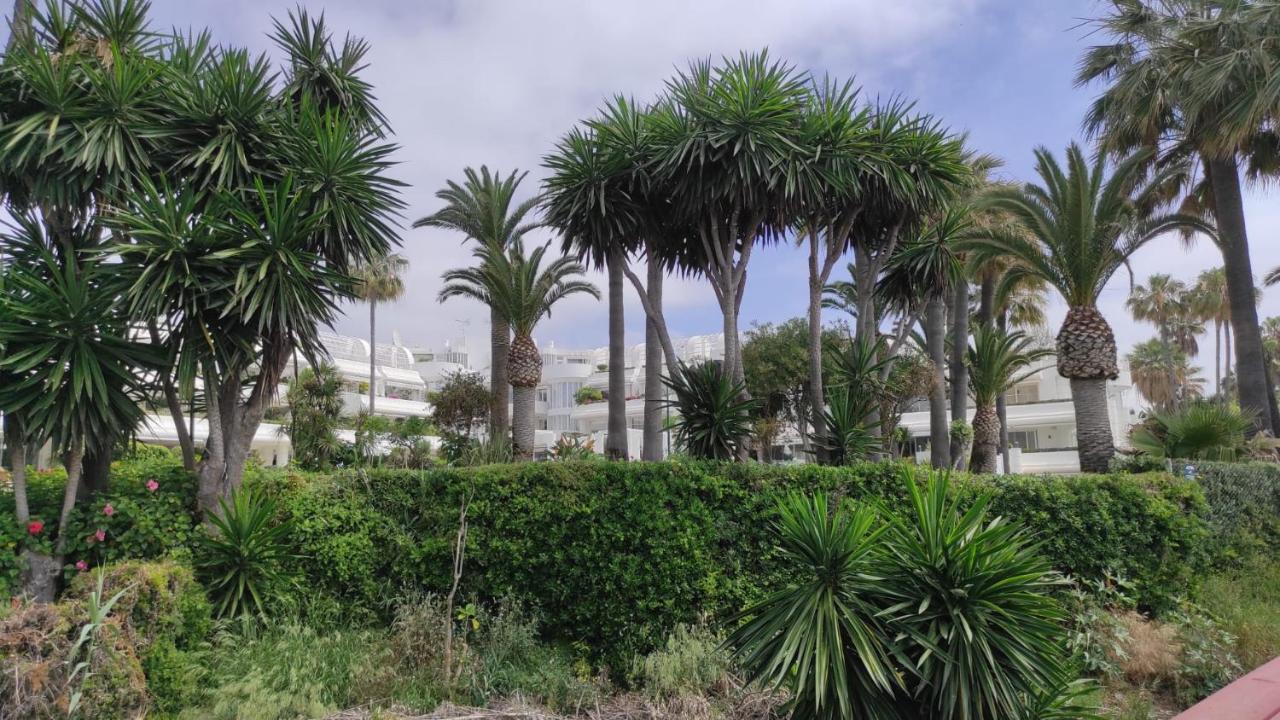 Casa Cachita-En 1ª Linea De Playa Apartment เอสเตโปนา ภายนอก รูปภาพ