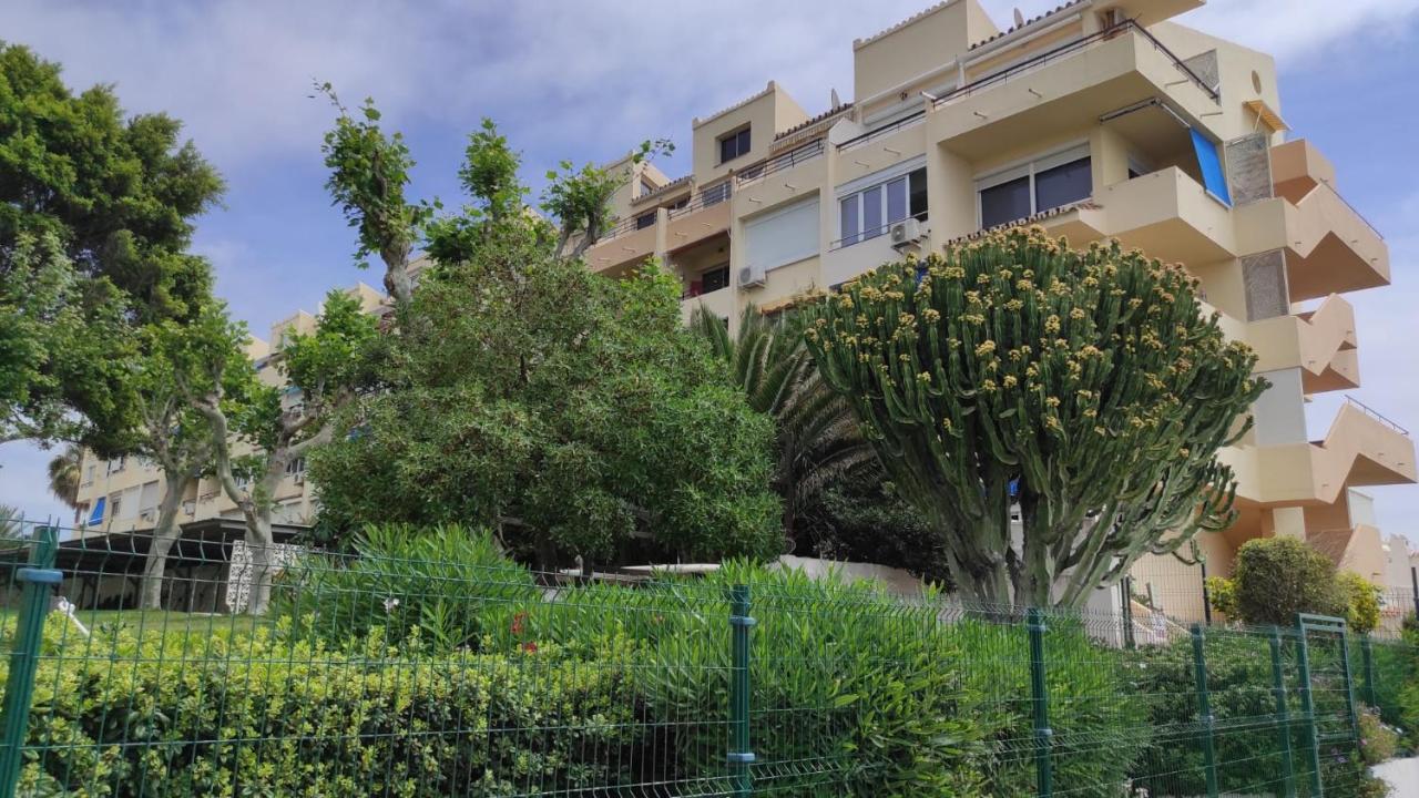 Casa Cachita-En 1ª Linea De Playa Apartment เอสเตโปนา ภายนอก รูปภาพ