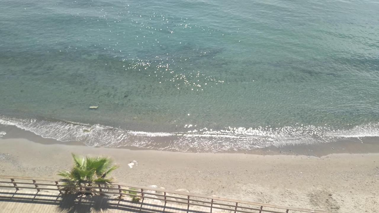 Casa Cachita-En 1ª Linea De Playa Apartment เอสเตโปนา ภายนอก รูปภาพ