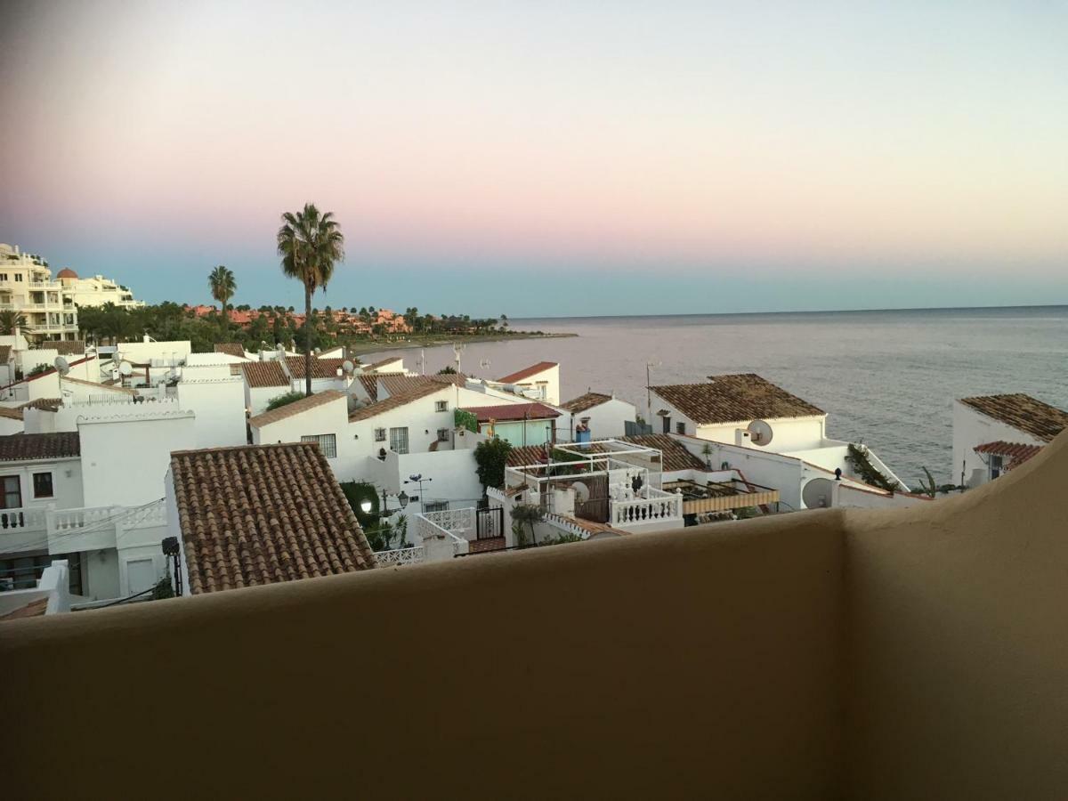 Casa Cachita-En 1ª Linea De Playa Apartment เอสเตโปนา ภายนอก รูปภาพ