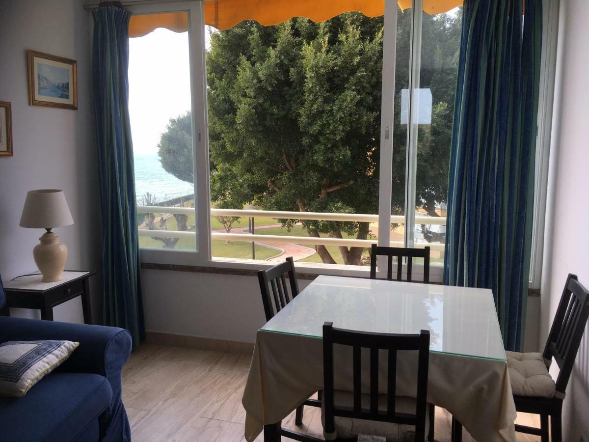 Casa Cachita-En 1ª Linea De Playa Apartment เอสเตโปนา ภายนอก รูปภาพ