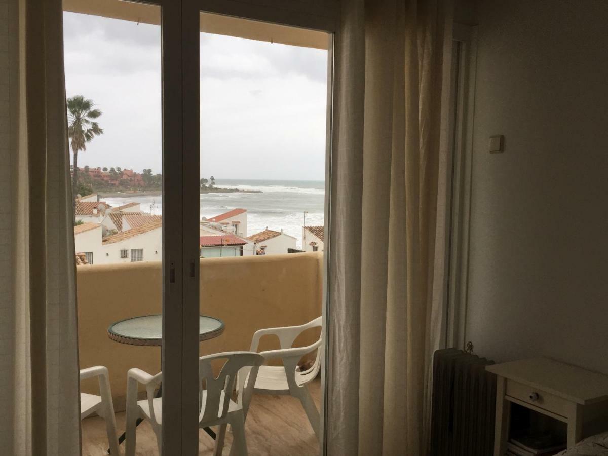 Casa Cachita-En 1ª Linea De Playa Apartment เอสเตโปนา ภายนอก รูปภาพ