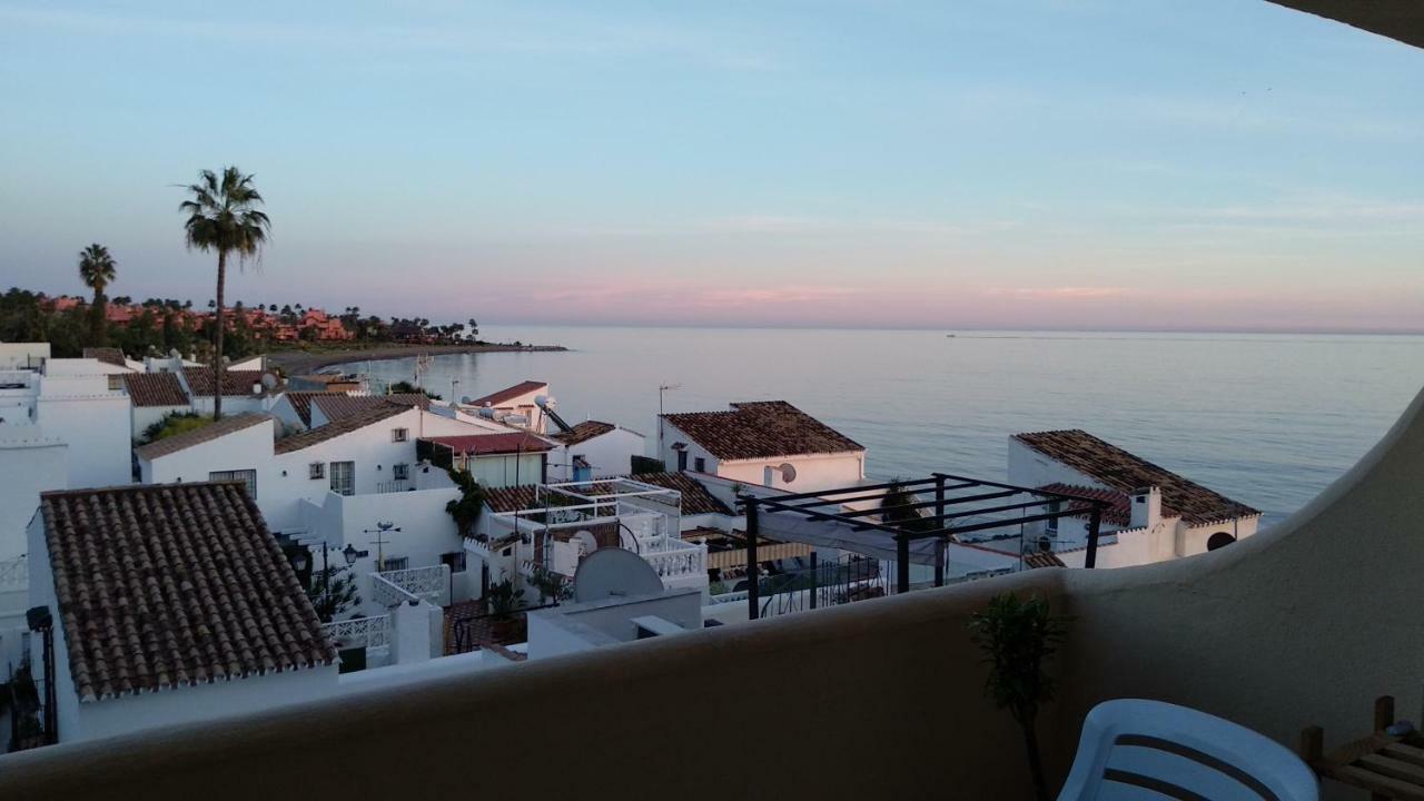 Casa Cachita-En 1ª Linea De Playa Apartment เอสเตโปนา ภายนอก รูปภาพ
