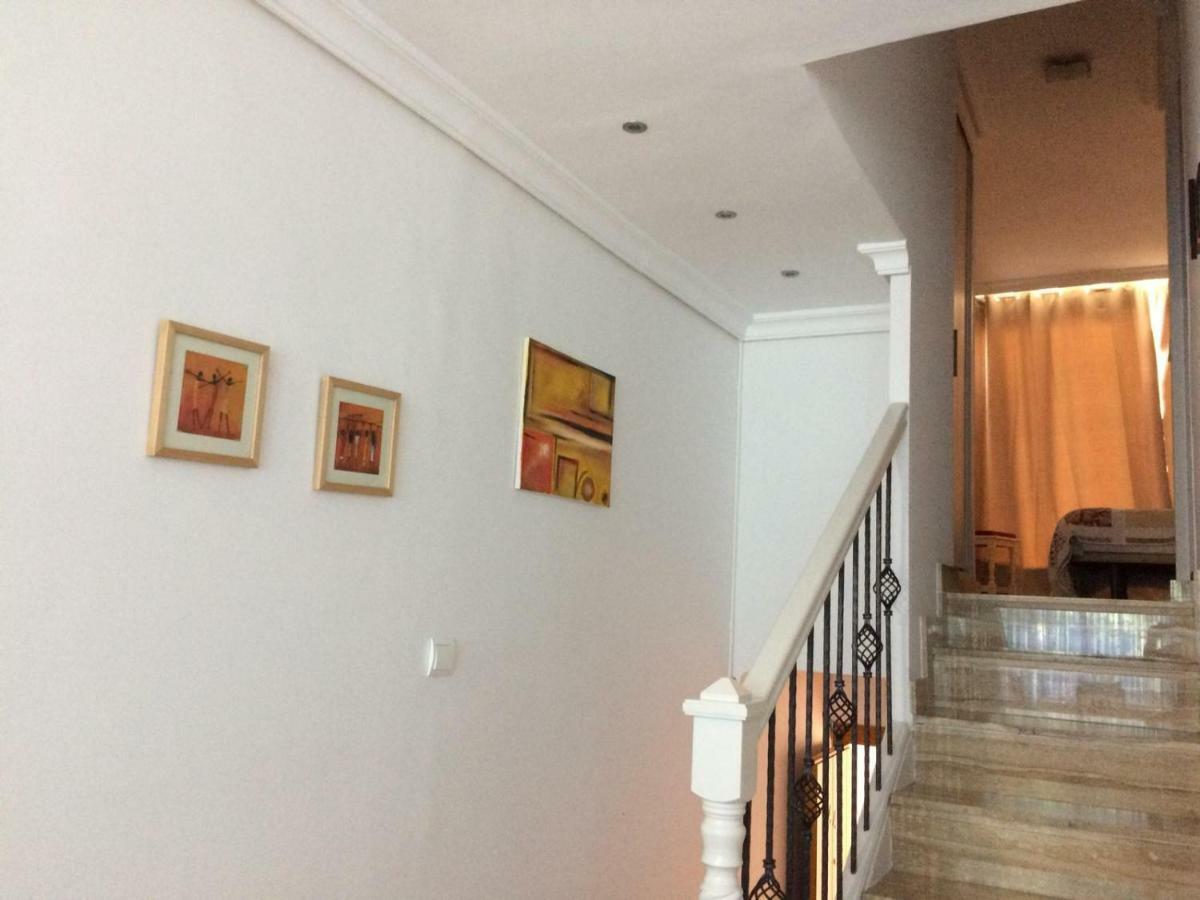Casa Cachita-En 1ª Linea De Playa Apartment เอสเตโปนา ภายนอก รูปภาพ