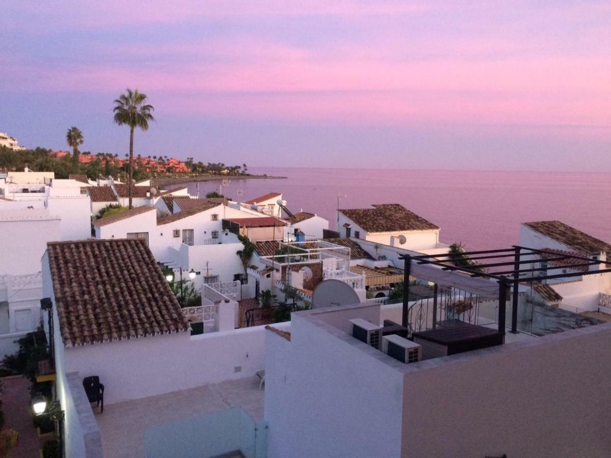 Casa Cachita-En 1ª Linea De Playa Apartment เอสเตโปนา ภายนอก รูปภาพ